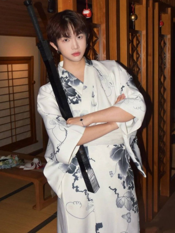 Traditional Men's Kimono Set F - Photography Online 评论和价格